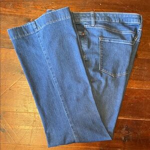 LAUREN CONRAD HIGH RISE FLARE JEANS SZ 18